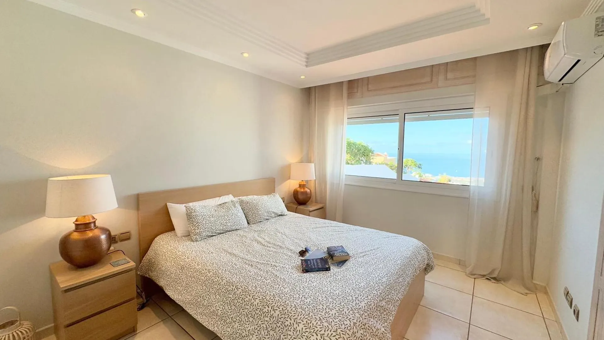Villa Amorio A Spacious Modern Getaway With A Private Heated Pool & Sea Views Costa Adeje  0*, Costa Adeje (Tenerife)