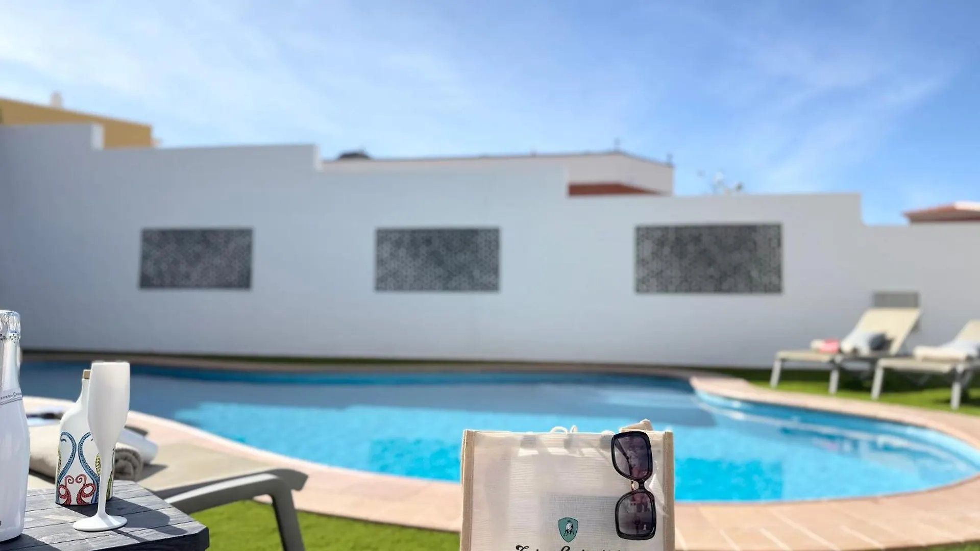 Villa Amorio A Spacious Modern Getaway With A Private Heated Pool & Sea Views Costa Adeje  Costa Adeje (Tenerife)