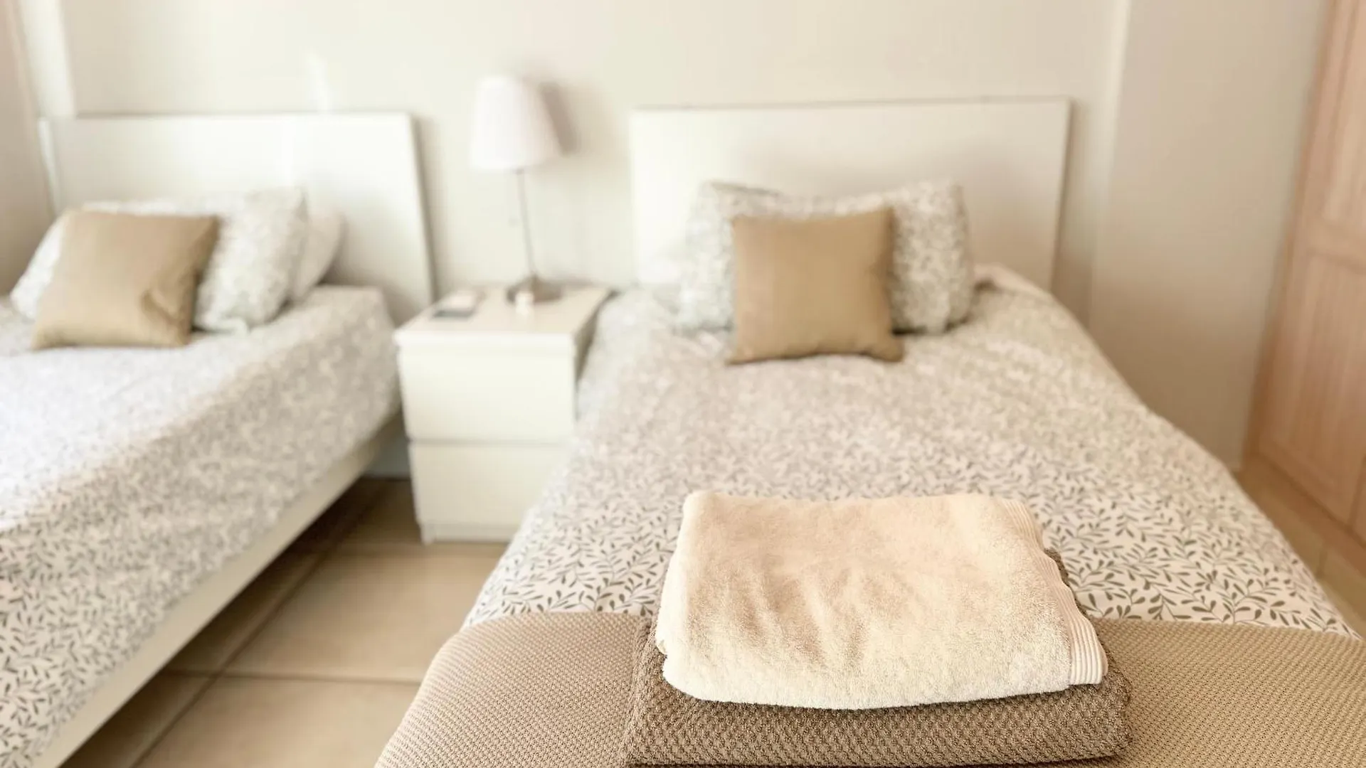 Villa Amorio A Spacious Modern Getaway With A Private Heated Pool & Sea Views Costa Adeje  0*, Costa Adeje (Tenerife)