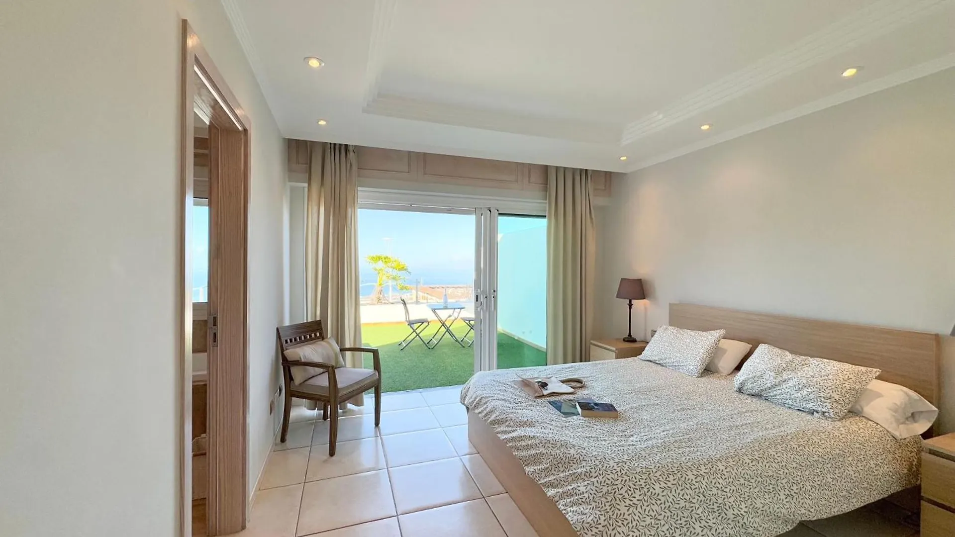 Villa Amorio A Spacious Modern Getaway With A Private Heated Pool & Sea Views Costa Adeje İspanya