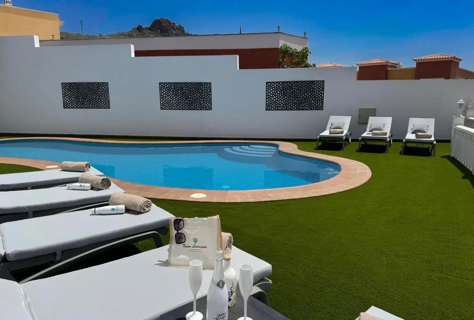 Villa Amorio A Spacious Modern Getaway With A Private Heated Pool & Sea Views Costa Adeje